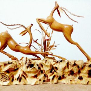 مجسمه چوبی غزال جفتی صحرایی